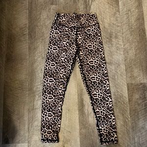 Never worn Zyia Scrunch Butt Leggings